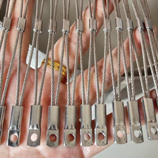 CÂBLE DE RACCORDEMENT, CÂBLE MÉTALLIQUE, FILET POUR LA PROTECTION D'ESCALIER