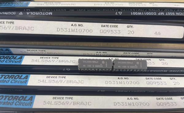 Interface d'IC ADUM1201BRZ SOP8 DC2021+ - Serializer, ventes d'original de série de solution nouvelles non seulement et puce de réutilisation