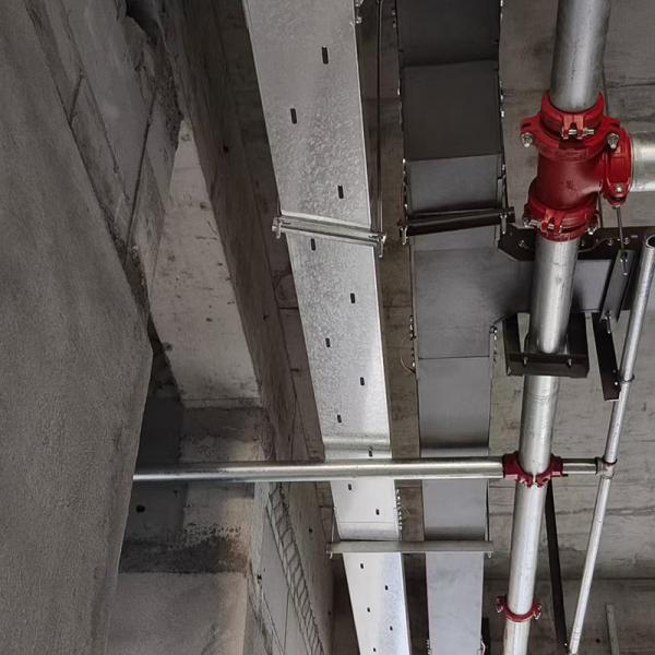 Cable revestido con polvo bandeja de metal de lado de tren de alta altura 25-200 mm de alta resistencia a la corrosión grado industrial