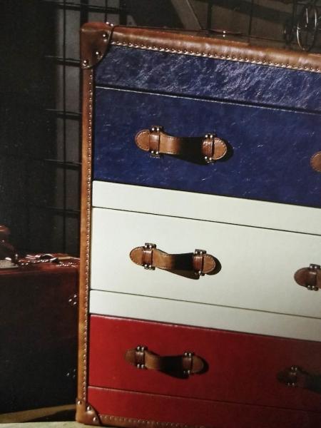 Brushed Steel Antique Steamer Trunk , Leather Steamer Trunk Side Cabinet 3 Layers