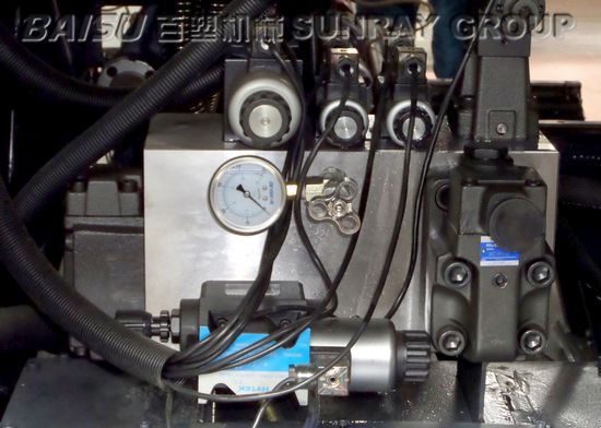 250ml Shampoo Plastic Bottle Molding Machine 2 Pneumatic Cylinders SRB70D-3