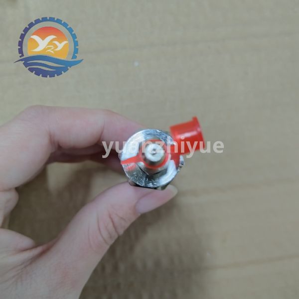 PC200-7 Fuel Feeding Valve Grease Fitting PC200 PC210 PC220 Traveling Chain Nozzle Grease Fitting for Kobelco