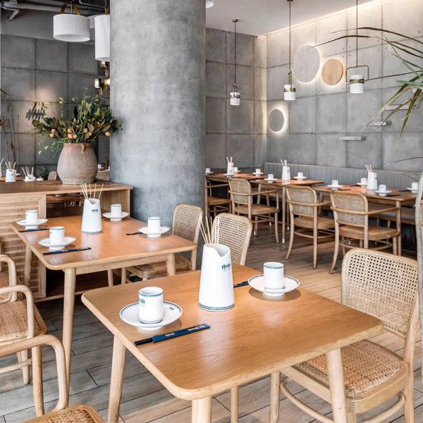 Customized Restaurant Furniture Outdoor Garden Wooden Dining Tables and Rattan Chair Restaurant Sets