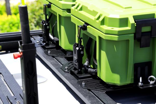 Efficiently Organize with Steel Metal Roof Box Accessories Tool Box 504*360*134mm 6kg