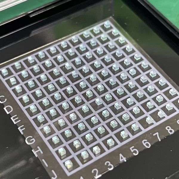 Compact LPF Optical Component: Suitable for Portable Optical Devices  
