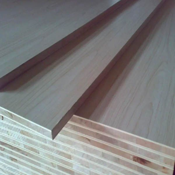 Площадка из матового дерева с формальдегидом мочевины