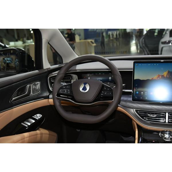 BYD Denza D9 de lujo y rendimiento sin igual