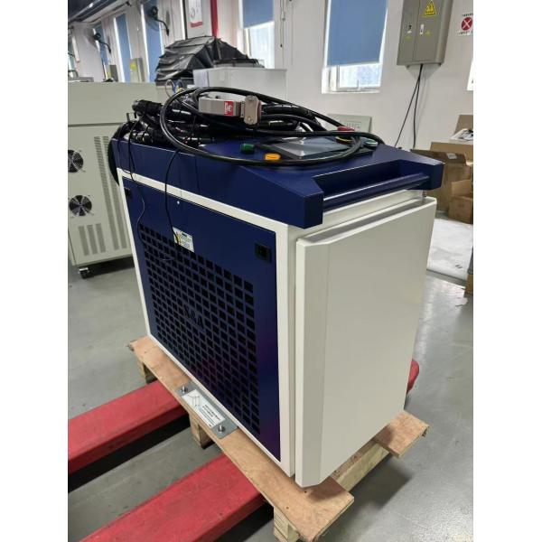 Máquina de limpieza láser de fibra de motor único de mano 50 - 500 mm longitud de enfoque estándar ajustable