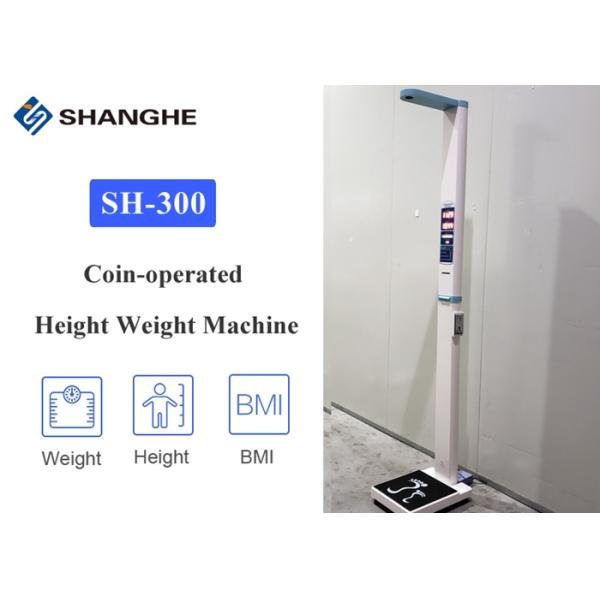 Материал веса тела взрослого человека и сплава голоса масштаба высоты передавая алюминиевого