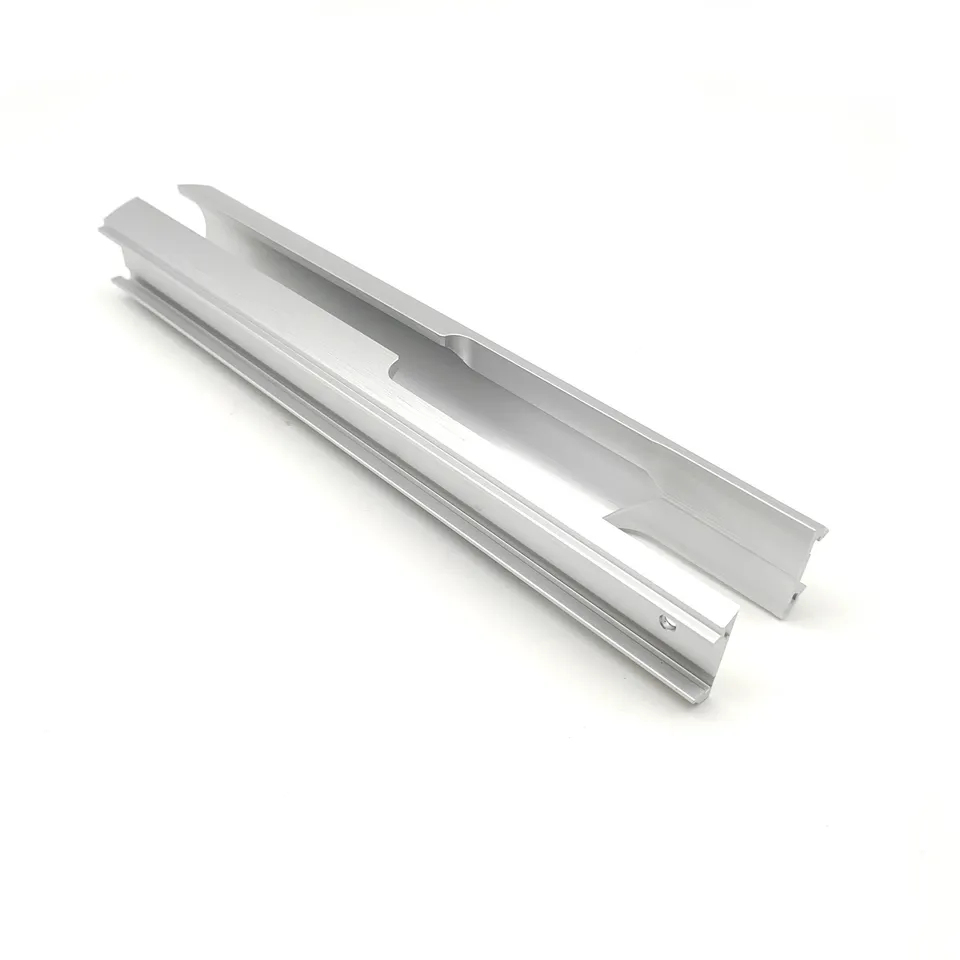 Экструзия слотов из алюминиевого сплава для аксессуаров электронной промышленности