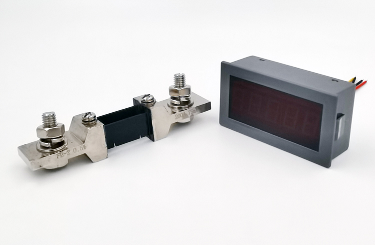 Highly Accurate Mini Panel Volt+Ampere Meter 4.5 Digital LED Display 400A DC Current 8-24V DC 0.01% Accuracy CE Single Phase