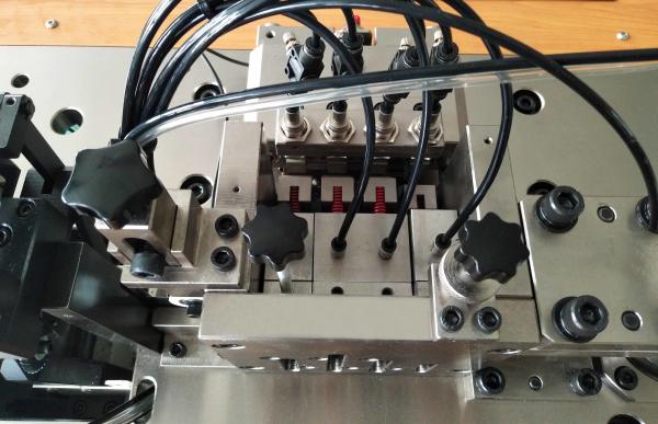 Chinese / English Steel Rule Bending Machine 0.3 - 1mm Nicking Range ZY - 320B Model