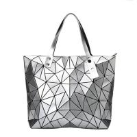 As bolsas geométricas customizáveis do saco de couro e as mulheres das bolsas cruzam - sacos do curso do corpo