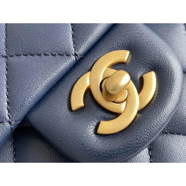 Petits cuir de vachette et or granuleux Tone Metal de Chanel Branded Ladies Handbag Caviar