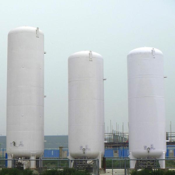 En el caso de las instalaciones de almacenamiento de gas industrial líquido criogénico de 100 toneladas