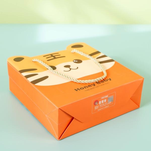 Customized Brown Kraft Paper Recycled Gift Bags For Retail Shop