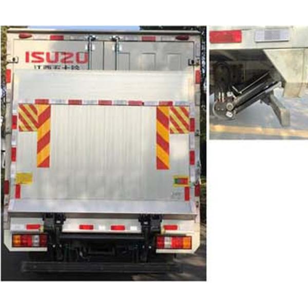 112KW 152HP Insulated Truck Box Transport Truck With Rear Lifting Tailgate