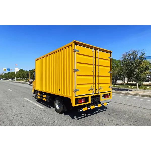 Sinotruk HOWO 4X2 Multi-Functional Repair and Maintenance Vehicle , Small Repair Vehicle , 800kg Electric Crane + 3500W Inverter