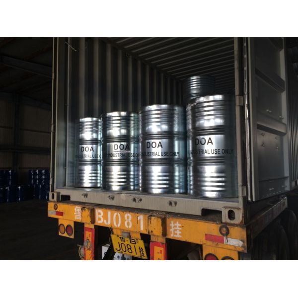 Cold Resistant Non Phthalate Plasticizer Dioctyl Adipate DOA 0.929g/Cm3 For PVC