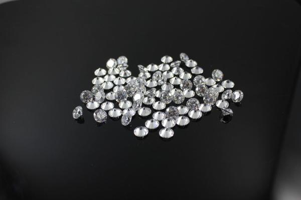 Diamond Moissanite DEF color 5mm 0.5cts VVS clarity Brilliant cuting for engagement ring