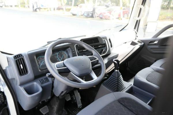 Camion fourgon JMC 2,5 tonnes à cabine simple, bon marché et de bonne qualité, à vendre