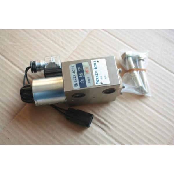 High quality Selector Valve for XCMG truck crane QY16B.5,XCMG truck crane spare parts