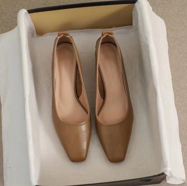 Casual Leather Women Chunky Heel Shoes Cowhide Lining 5cm Height OEM / ODM