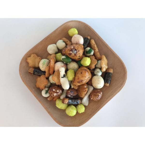 La préparation épicée de biscuit de casse-croûte de nourriture d'arachide/riz 2 faible en calories dans le détaillant met en sac