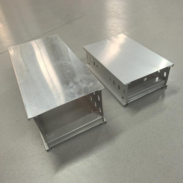 Medium Duty Load Aluminum Cable Tray with Wall Mounted / Floor Mounted Installation 1.0mm-3.0mm Thickness