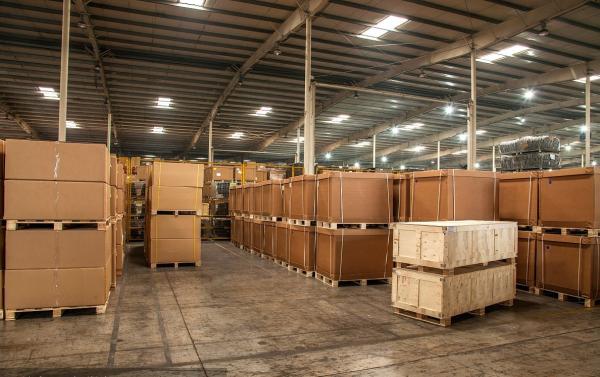 Logística de distribuição, armazenamento e serviços de armazenamento seguros do armazém ligado