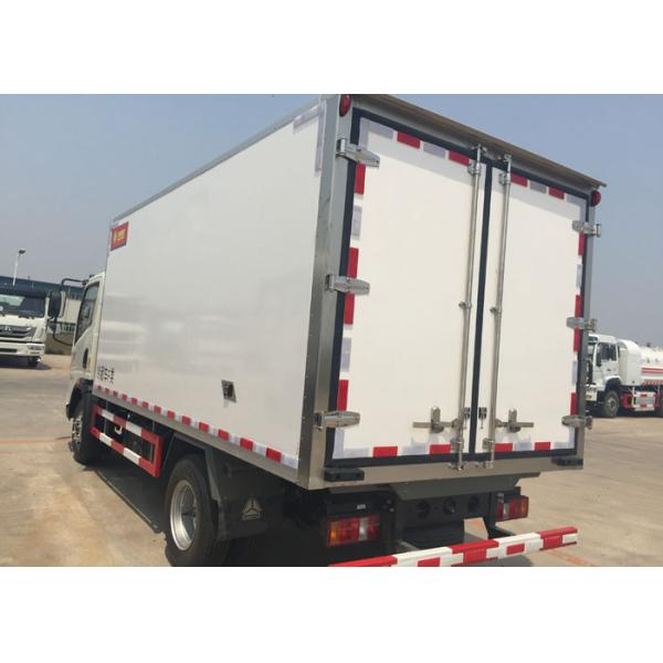 Euro 2 5 Ton Refrigerated Truck For Frozen Foods Transporting XL-300 -18 Degree