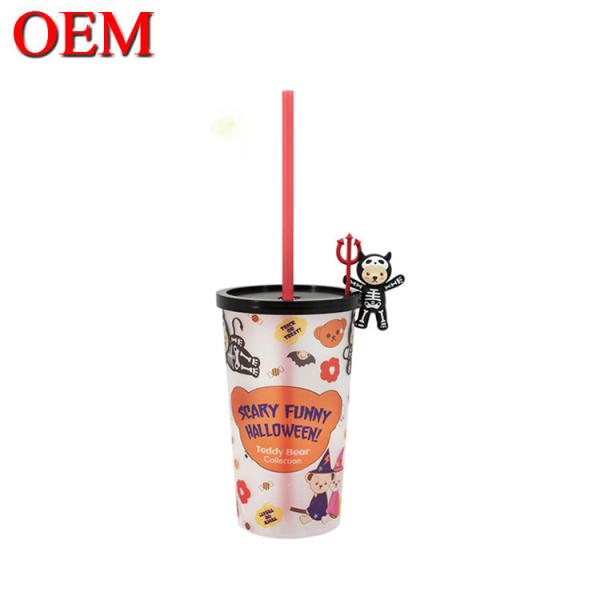 Figura personalizada de plástico de doble pared copa de paja reutilizable copa de agua OEM fábrica de juguetes de plástico