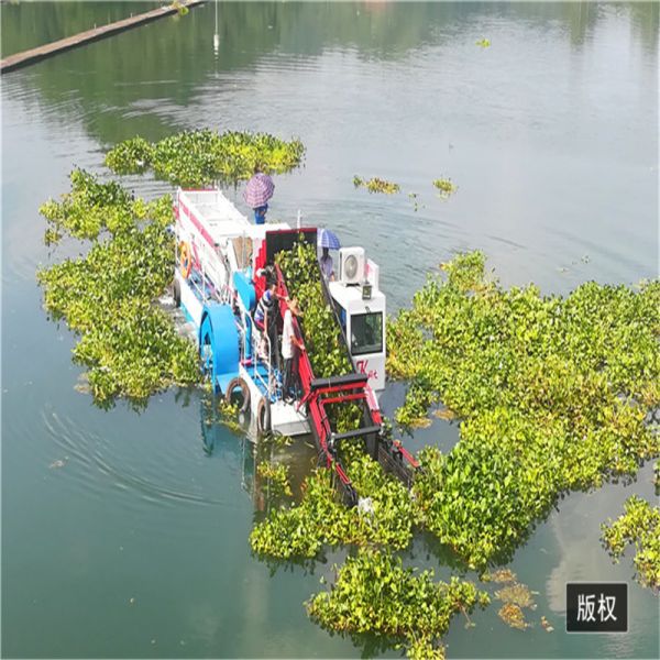 52kw Power 62 - 110 HP Tractor Power Aquatic Weed Harvester with 2000mm Working Width