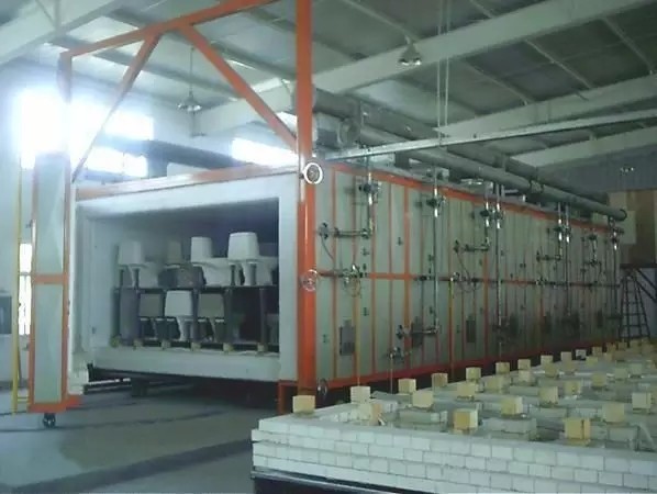 Конструкция печи высокой емкости с непрерывным толкателем