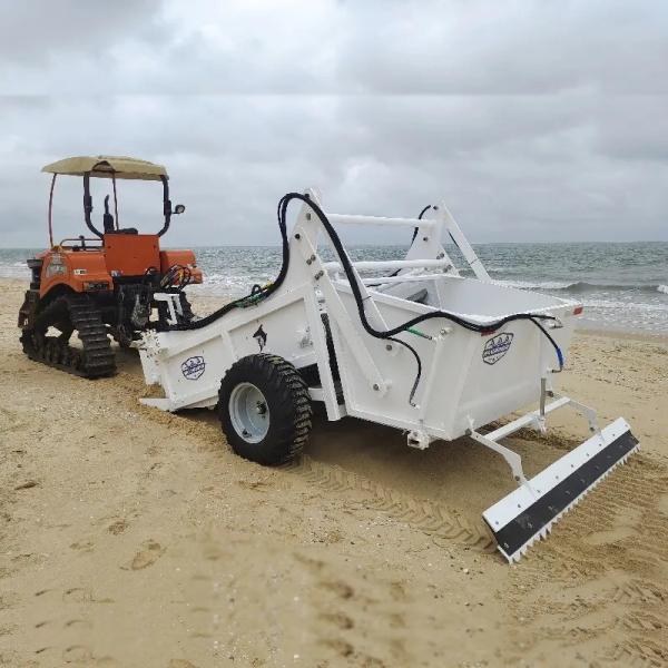 300mm Cleaning Depth Hydraulically Controlled Vibrating Screen Beach Cleaning Machine