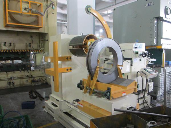 Metal Plate Leveling Decoiler Straightener Feeder 3 In 1 Material Frame Pressing Arm