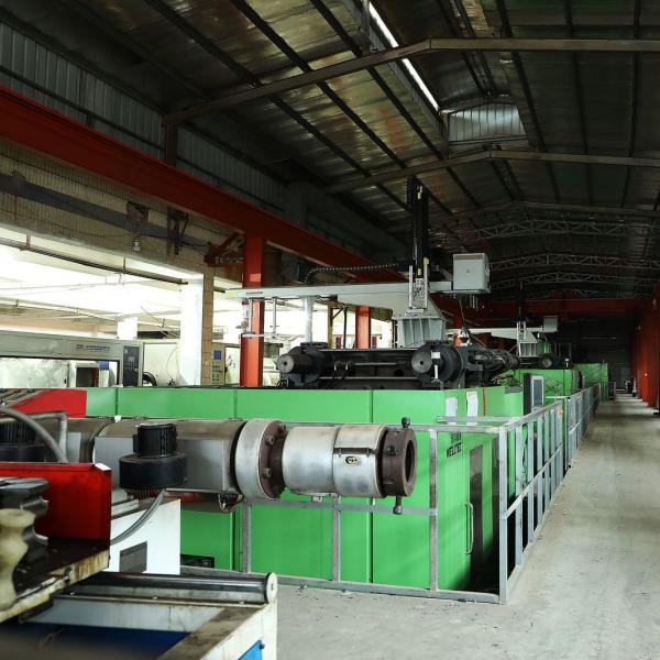 Plastique thermodurcissable NFW00010 1000L moulage par soufflage tonne de tonne de tonne de roulement chimique de tonne de plastique résistant à la corrosion