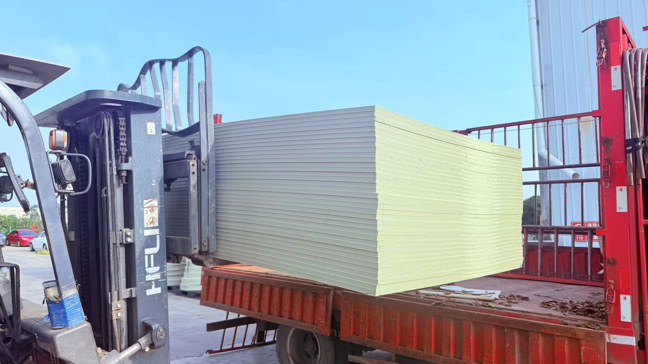 Colored PP Plastic Cladding Sheets Boards For Walls Heat Resistance