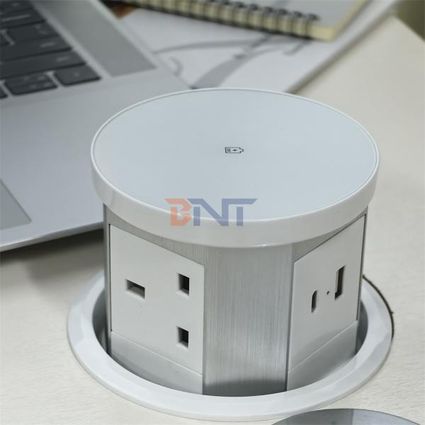 High Quality Waterproof Power Socket Strip Extension UK Standard Plug Socket IP44 Tabletop Design for Easy Use