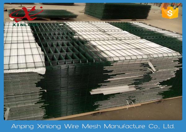 Custom Black / Green Welded Wire Mesh Fence For Residential V Shape