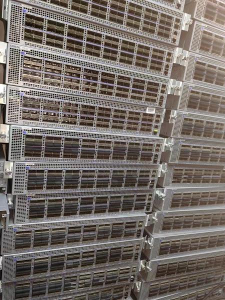 DCS-7170-64C-F Used Programmable Fixed Configuration Data Center Switch