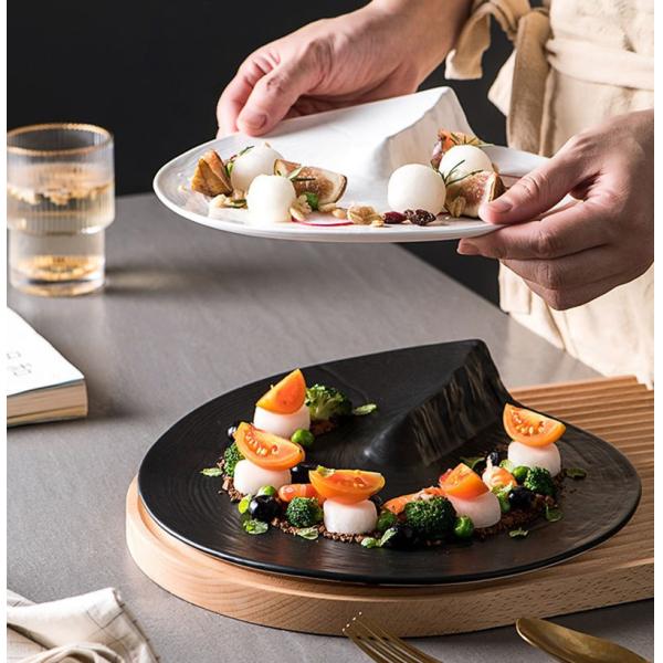 Artistic Conception Japanese  Irregular Circle Porcelain Plates FDA Approval