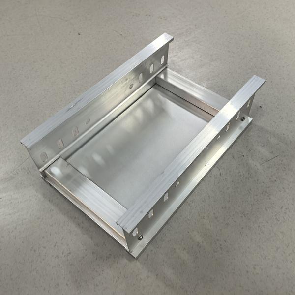 3m-6m Length Aluminum Slotted Cable Tray With Lightweight Construction