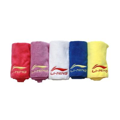 Cheap price various color microfiber custom logo sweat gym/sport towel