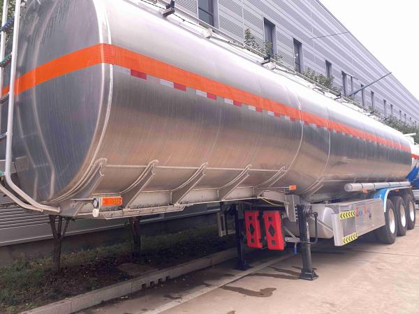 CIMC New Stainless Steel Fuel Tanker Truck Manual Transmission Diesel Engine 6x4 Drive Wheel for Oil and Water Storage