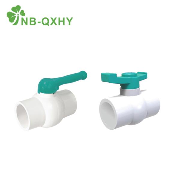 Водяные СМИ Алжирский ПВХ пластиковый шаровой клапан с высокой толщиной и конструкцией задней сварки
