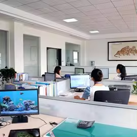 Bouteille d'huile de cuticule pour ongles parfumée Logo personnalisé Soins des ongles hydratants Croissance d'huile de cuticule hydratante Renforcement