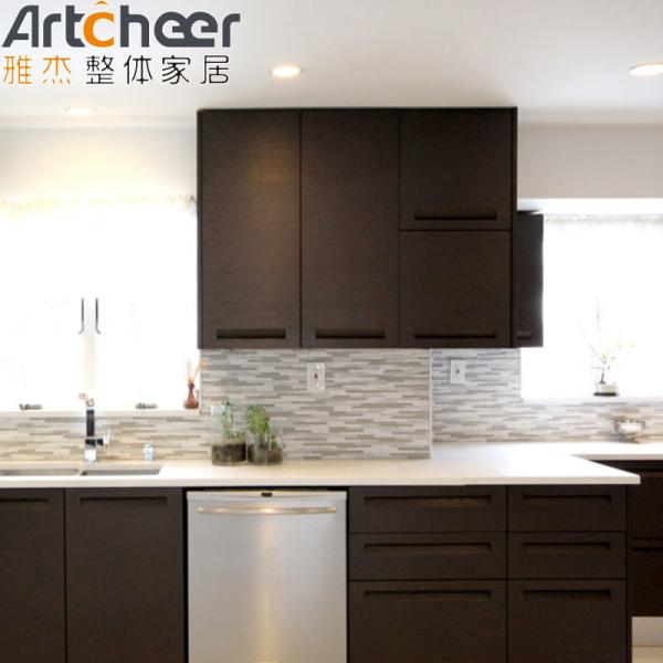 Veneer Finish Dark Brown Kitchen Cabinets with Solid Wood Material and Handless Design