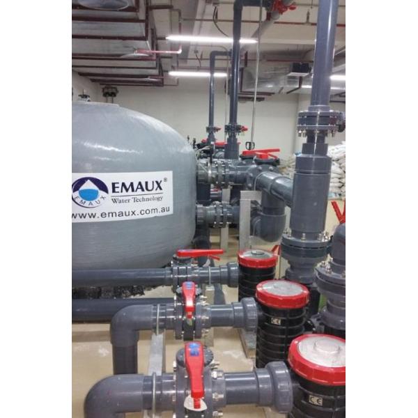 Diversas formas Fibra de vidrio sobre el suelo Piscina acrílica con procesamiento de moldeo