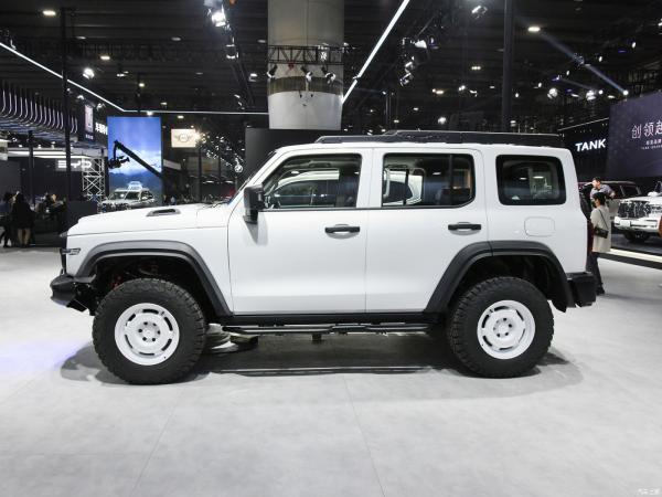 2023 GWM Off-road Tank 300 SUV Car 2.0T Petrol Fuel 4WD Equipped with LED Headlight